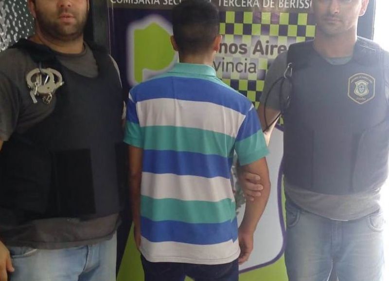 Un joven detenido.