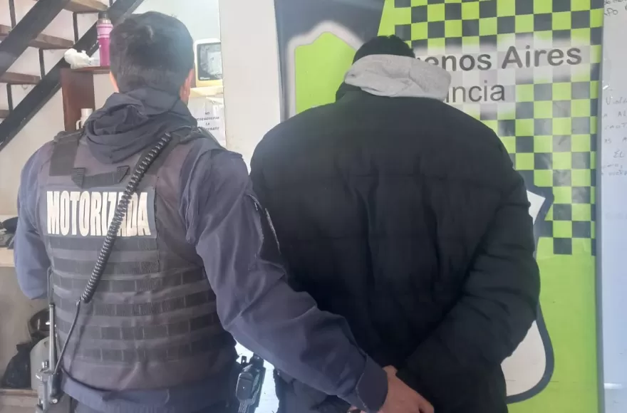 Un joven aprehendido.