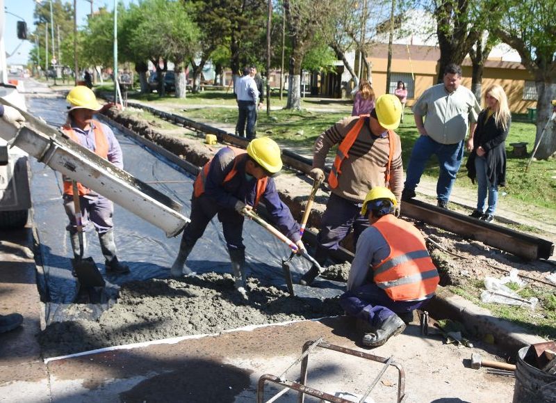 Ya se llevan reparados 1700 metros cuadrados de pavimento.