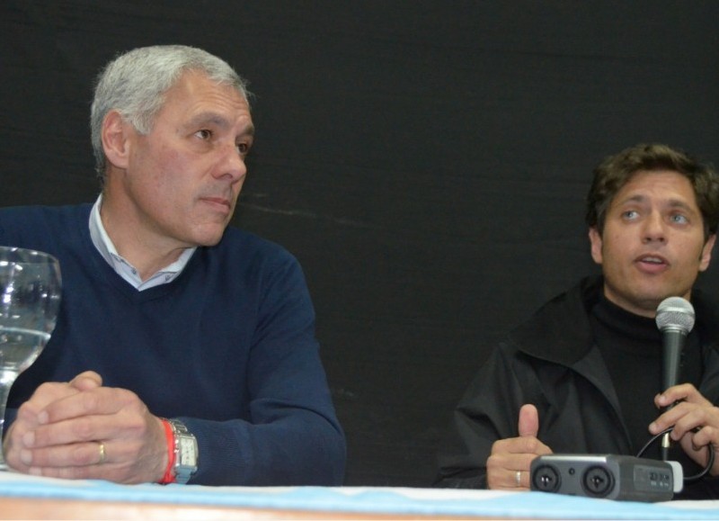 Fabián Cagliardi, candidato a intendente de Berisso por el Frente de Todos, junto al candidato a gobernador Axel Kicillof.