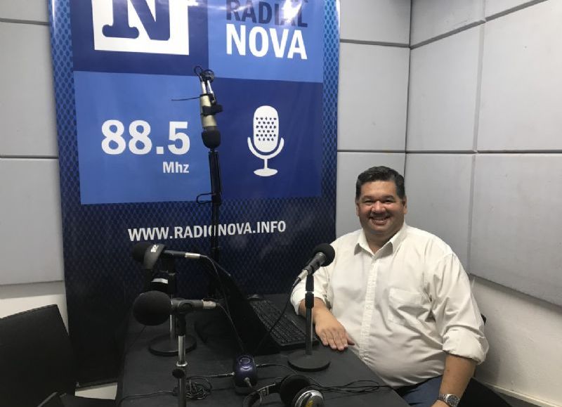 Jorge Nedela, en el aire de BerissoCiudad en Radio.