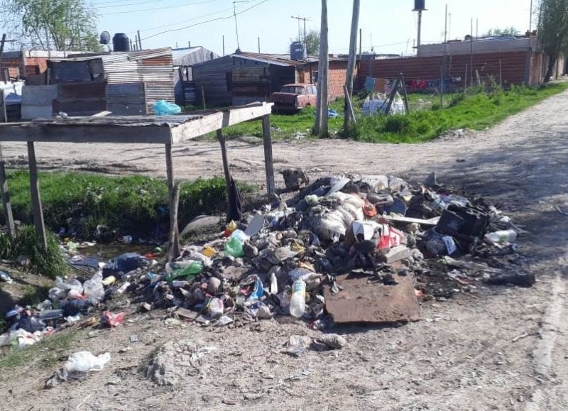 Vecinos piden colaboración de las autoridades competentes.