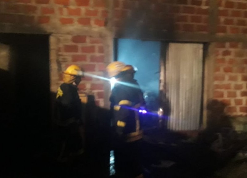 Los bomberos lograron controlar la situación.