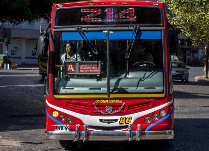 Menos frecuencia y miles de vecinos afectados.