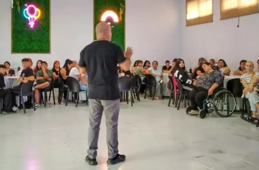 De la instancia formativa participaron emprendedores, comerciantes y personas que actualmente se encuentran sin actividad laboral. 