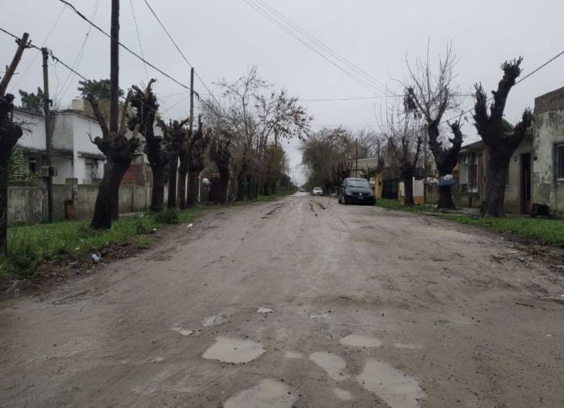 Pasaron la máquina hace una semana y tiraron calcáreo en algunos pozos.