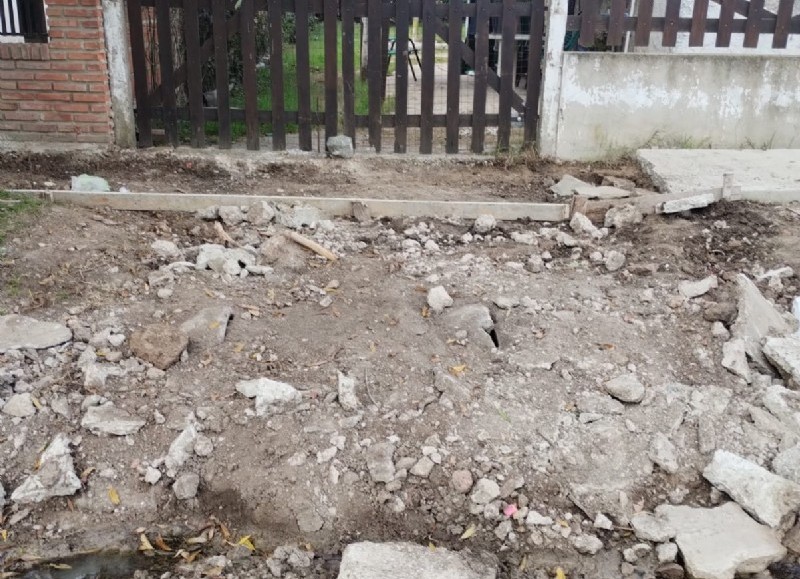 Vereda destrozada.
