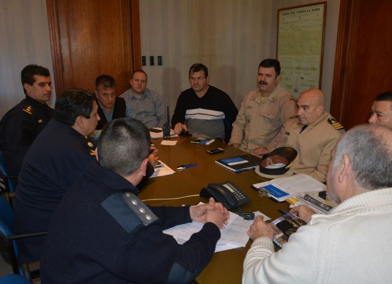 Reunión de trabajo al mando de José Méndez.