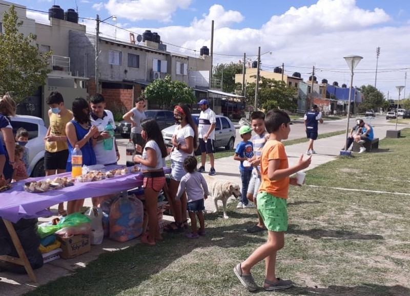 Helado, golosinas y regalos 