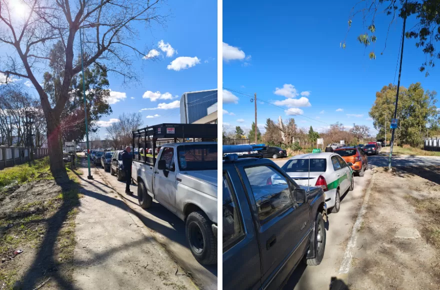 Larga fila en la estación de servicio.