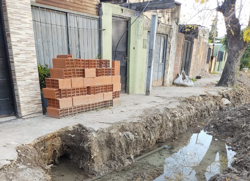  “Quieren asfaltar a toda costa en vez de encontrar la pérdida”, expusieron.