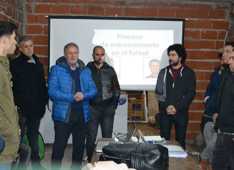 Jornada “Organización del fútbol para las divisiones mayores y juveniles”.