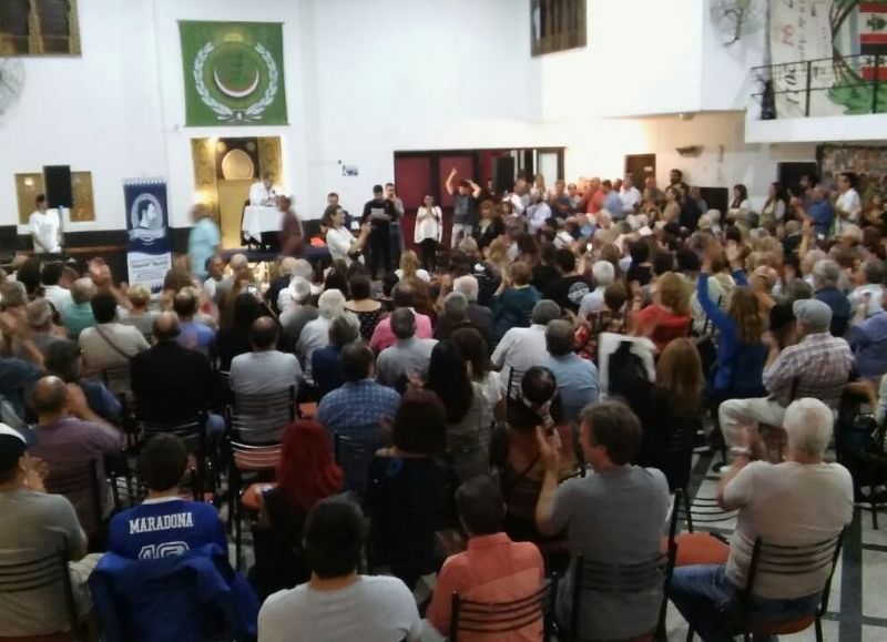 Más de 200 personas presentes en el Hogar Árabe Argentino