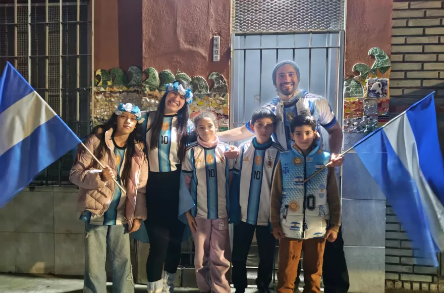 Berisso celebra el triunfo argentino.
