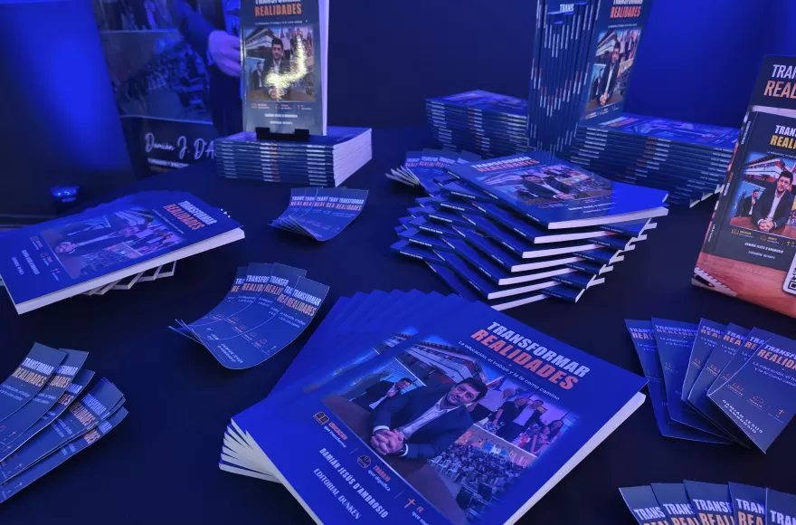 D'Ambrosio presentó su libro.