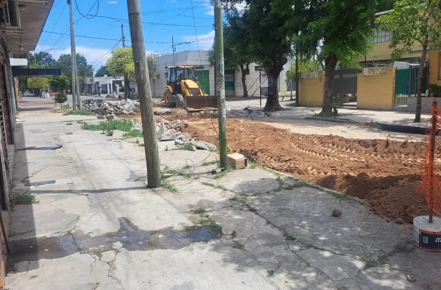 Frentistas y automovilistas manifestaron su enojo debido a que el Municipio no advirtió públicamente los cortes de tránsito ni los desvíos alternativos