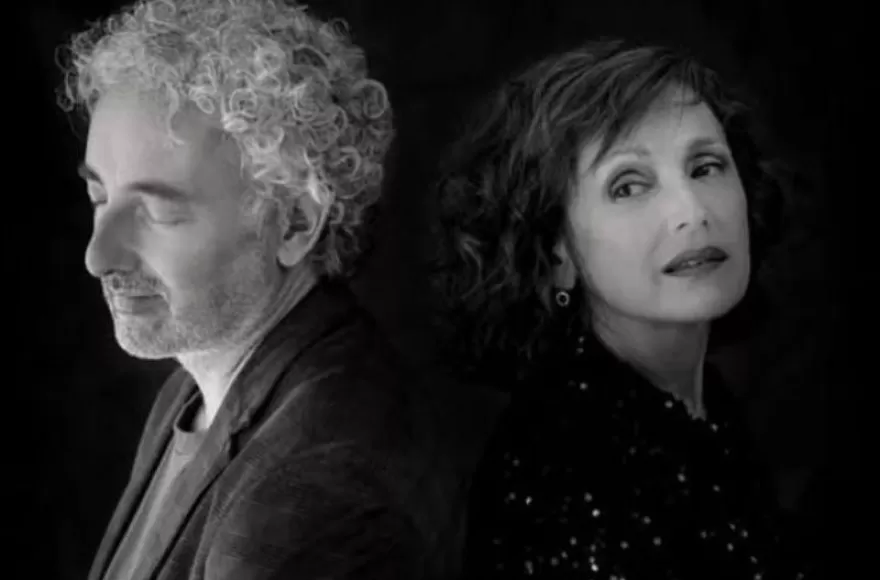 Ignacio Montoya Carlotto llega este sábado a Raíces del Dawson junto a Lorena Astudillo para presentar su álbum Los Días por Venir. 