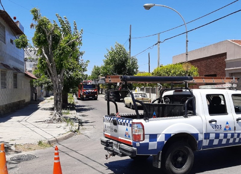 Prestó colaboración personal de Defensa Civil.