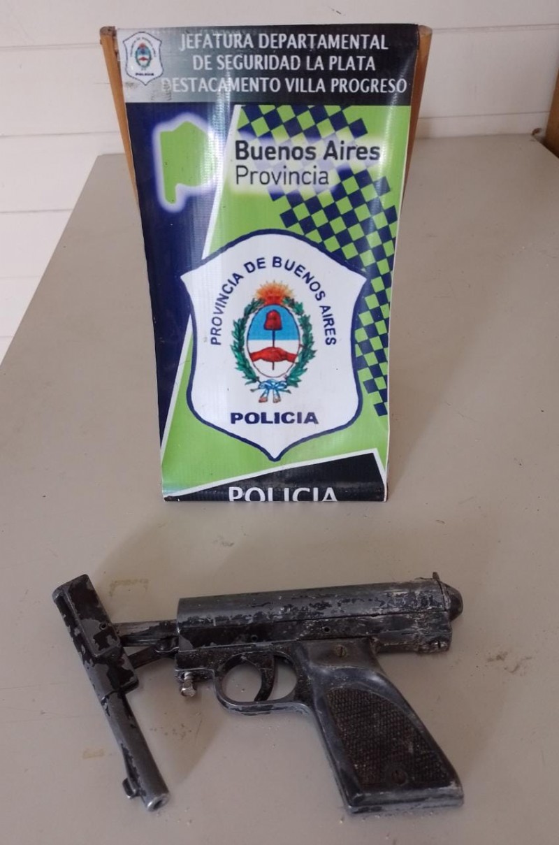 El arma secuestrada.