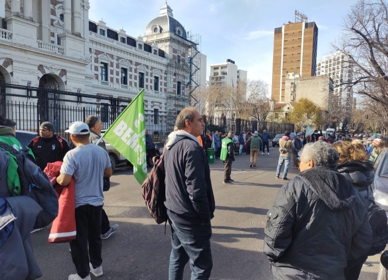 Postal de la marcha de este lunes.