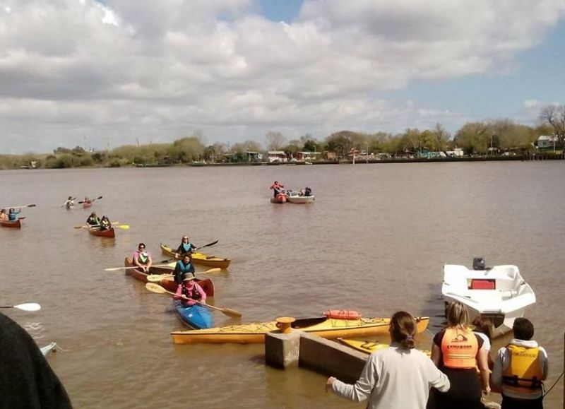 Llegada de los kayakistas.