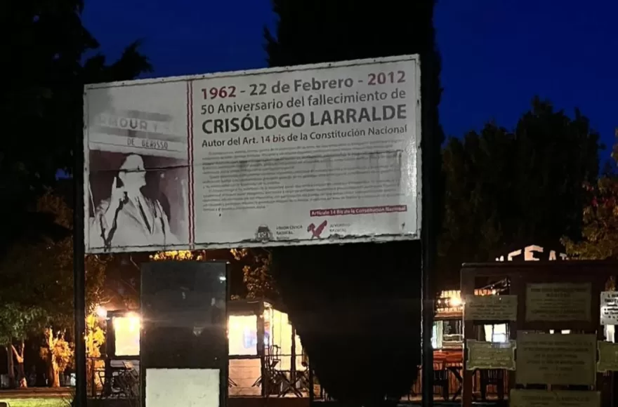 La Unión Cívica Radical de Berisso realizó este martes un homenaje a Crisólogo Larralde.