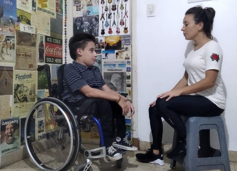 Alejo junto a su madre, Fernanda.