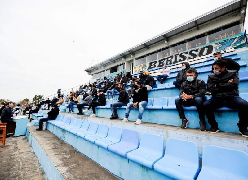 Asamblea en el estadio.