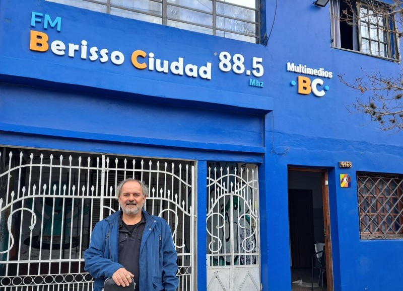 El cantautor pasó por FM BerissoCiudad.