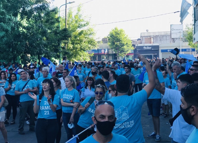 Masivo acto en la calle del gremio.