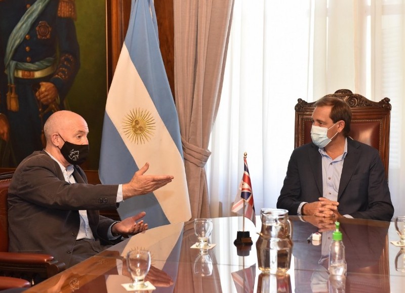 En La Plata fue recibido con honores por el alcalde macrista Julio Garro.