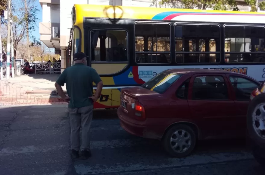 Piden precaución a conductores y peatones.