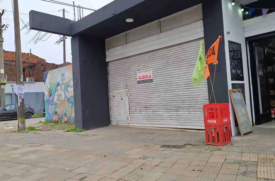 Persianas bajas en Avenida Montevideo