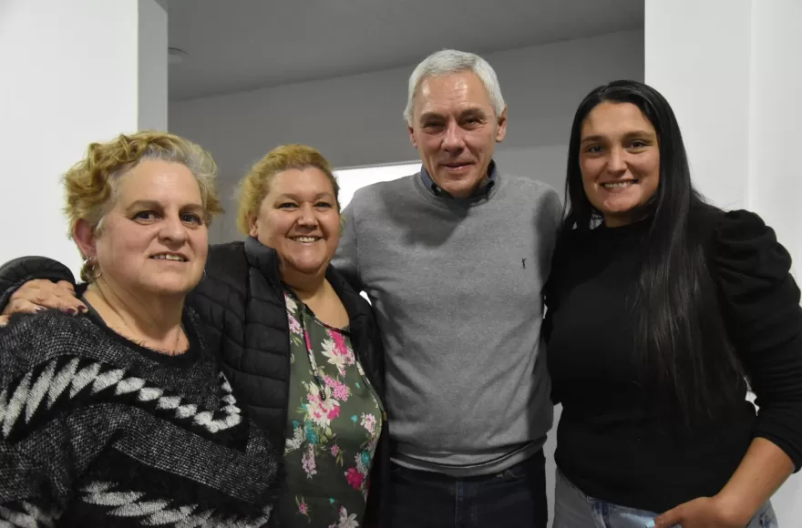 El intendente encabezó el encuentro con la comunidad educativa.