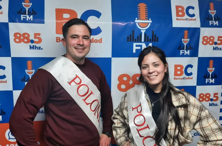 Facundo Trabella y Selene Bancerowski, representantes de la colectividad polaca.