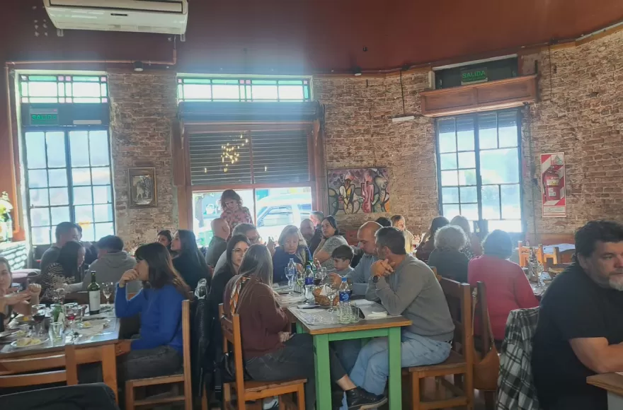 Raíces del Dawson festejó su aniversario con almuerzo popular y fuerte acompañamiento de la comunidad