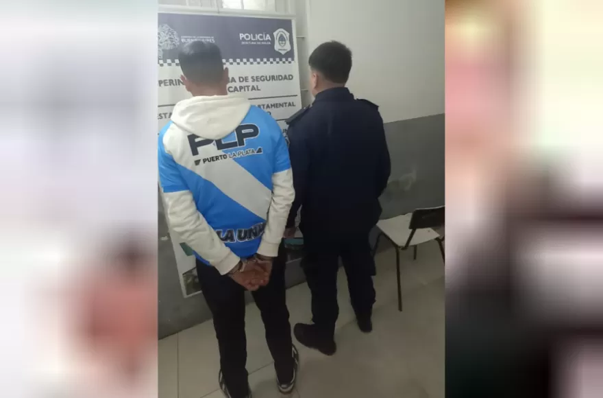 El sujeto de 44 años se mostró hostil, visiblemente intoxicado e intentó incitar a los policías a pelear.