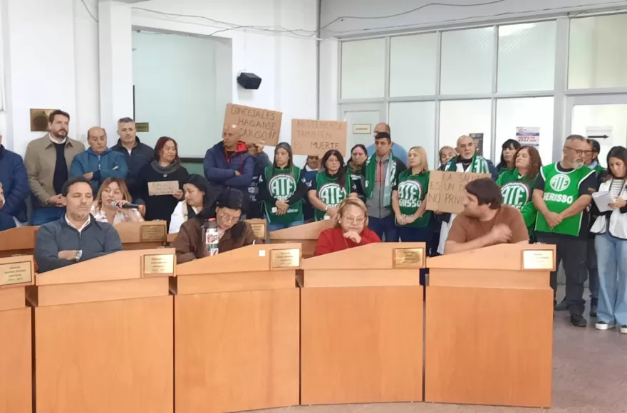 El Concejo ardió entre denuncias por salud, números cuestionados y el pase a archivo del caso Marotte