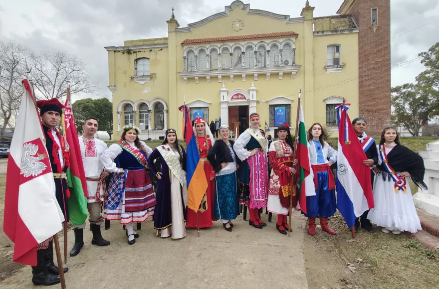 Las colectividades fueron parte del festejo