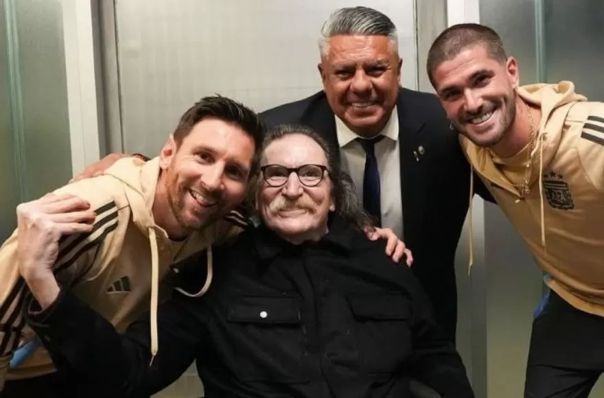 Messi, Charly, Tapia y De Paul.