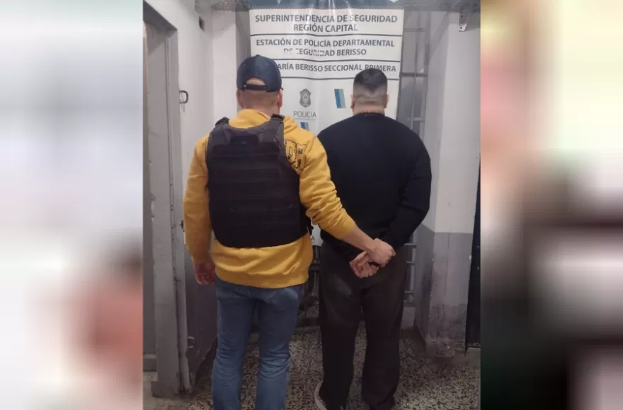 El sospechoso permanecía prófugo junto al vehículo presuntamente utilizado durante el hecho.
