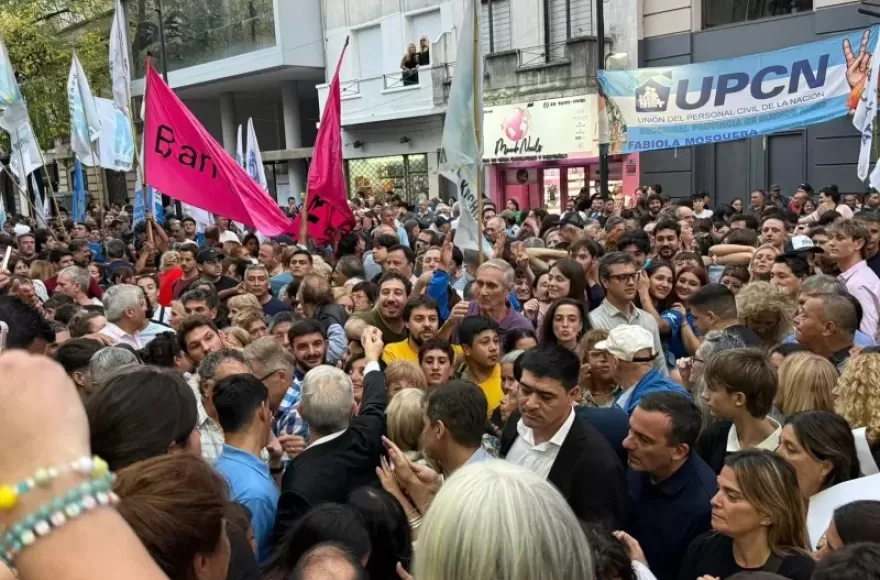 Alak asumió al frente del PJ La Plata y llamó a la unidad del peronismo