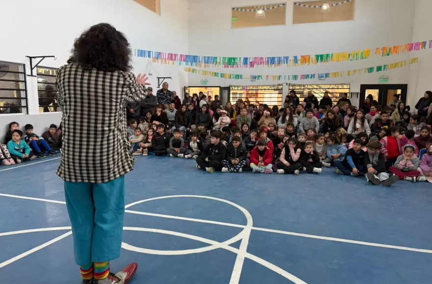 El Payaso Nardo brindó un show para grandes y chicos.