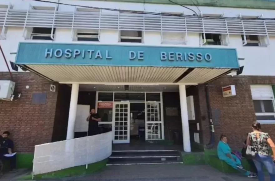 El DJ quedó internado en el Hospital.