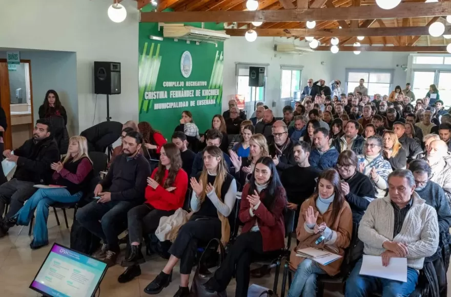 Participaron organizaciones y movimientos sociales, universidades, sindicatos, colegios profesionales, legisladores y representantes de los estados municipales