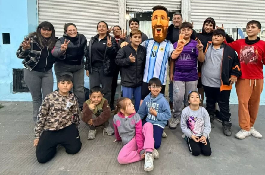 La actividad se desarrolló en un clima festivo y reunió a familias y vecinos.