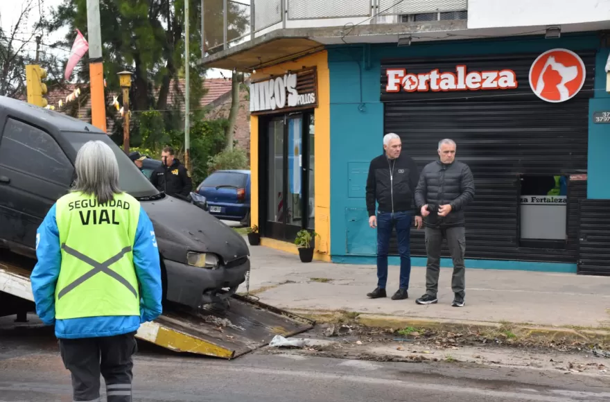 La Municipalidad de Berisso llevó adelante un operativo de remoción y traslado de vehículos secuestrados.