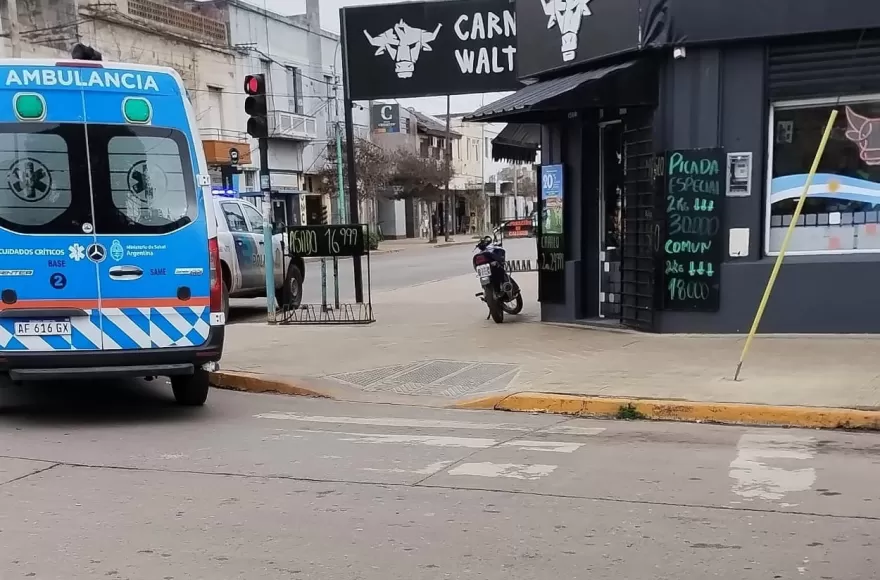 Escenas de pugilato en pleno centro de Berisso: un hombre fue asistido por el SAME