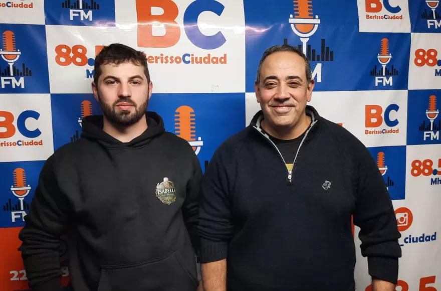 Fernando Torrano y Lucas Montefinale, integrantes de la Asociación de Cerveceros de Berisso.