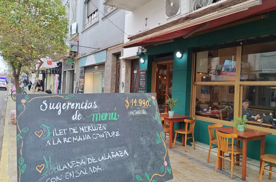 Las cafeterías intentan sostener los precios mientras los costos se elevan.